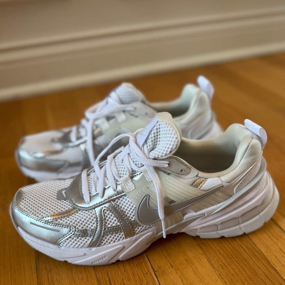 Nike Silver Mesh Sneakers | Women’s 9.5 | Metallic Running / Lifestyle Shoes